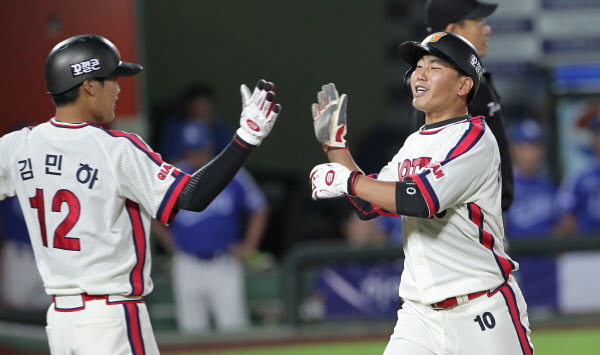 황재균 2타점 동점 2루타